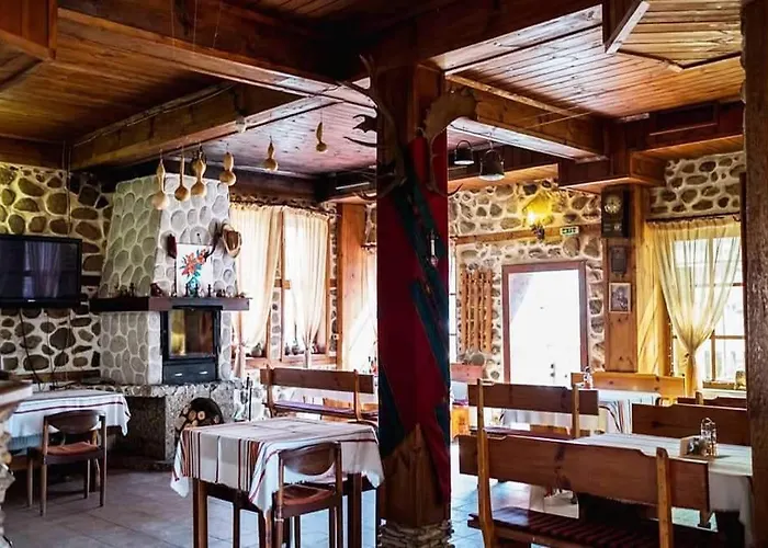 Hotel стария чинар Melnik (Blagoevgrad)