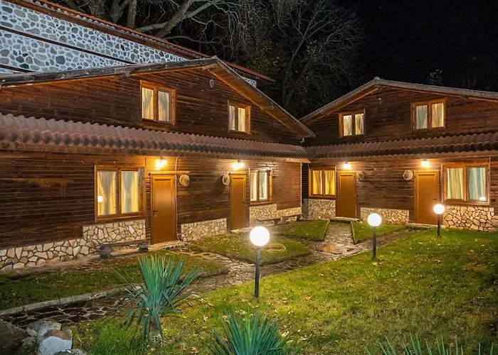 Hotel стария чинар Melnik (Blagoevgrad)